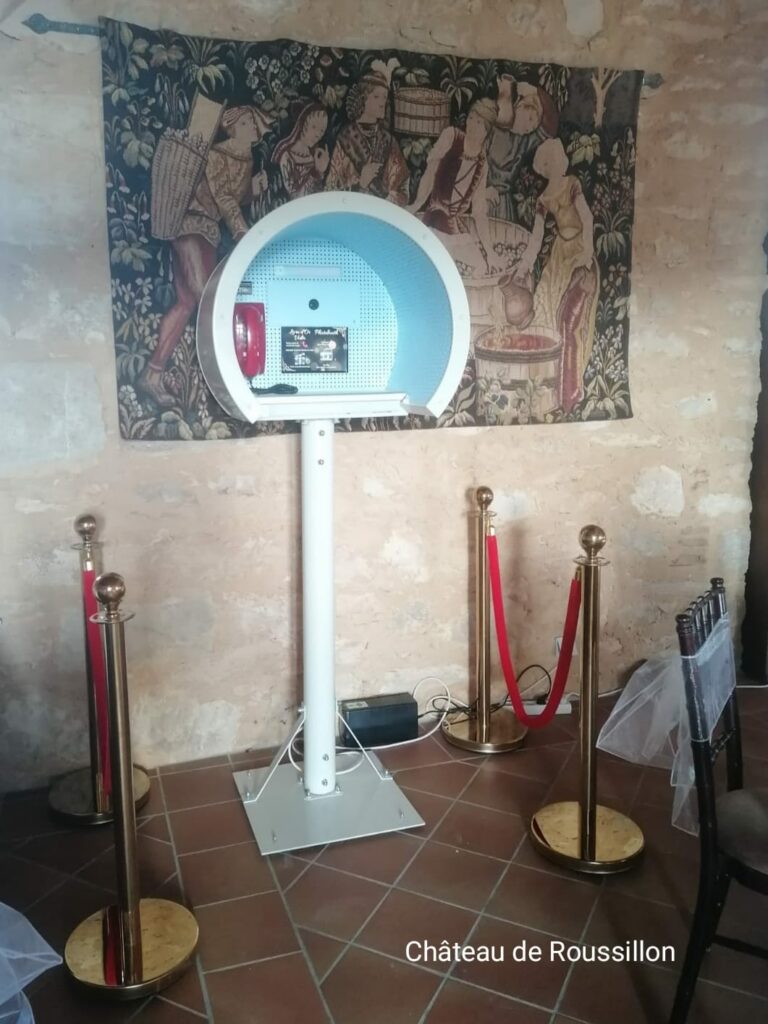 location borne photobooth avec livre d'or vidéo pour votre mariage dans le département de l'Aveyron , département du Lot , département du Tarn , département du Tarn t Garonne. Livraison sur toute la régions Occitanie