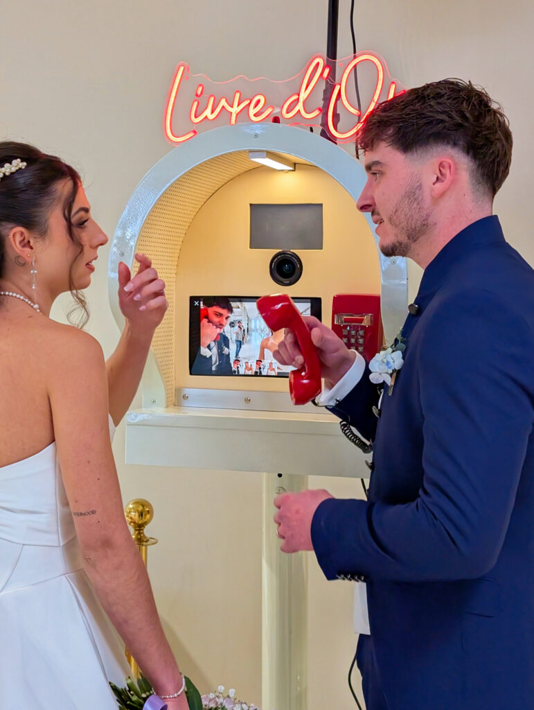 livre d'or vidéo et photo booth photomaton videobooth en aveyron tarn tarn et garonne lot occitanie , la meilleur animation mariage